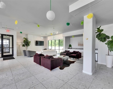 800 Embassy Dr - Photo Thumbnail 14