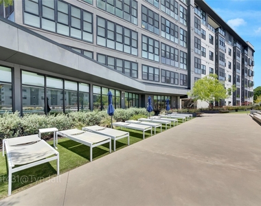 800 Embassy Dr - Photo Thumbnail 20
