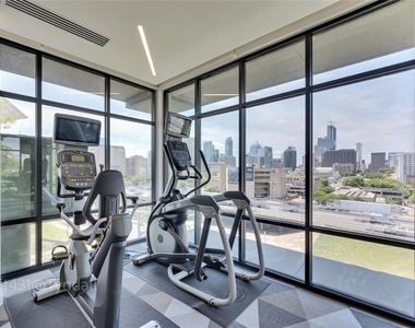800 Embassy Dr - Photo Thumbnail 12