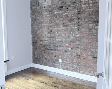 East 13th Street - Photo Thumbnail 13