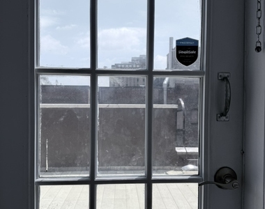 East 13th Street - Photo Thumbnail 19