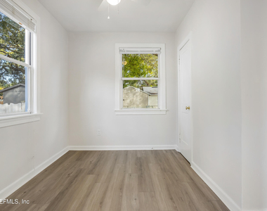 3339 Sylvia Street - Photo Thumbnail 12