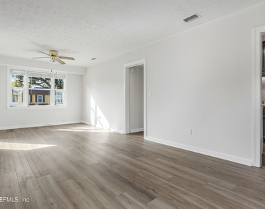 3339 Sylvia Street - Photo Thumbnail 6