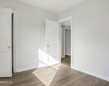 3339 Sylvia Street - Photo Thumbnail 17