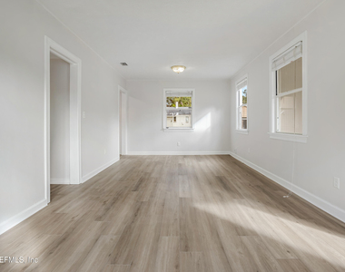 3339 Sylvia Street - Photo Thumbnail 5