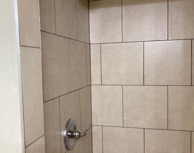 2938 W 3rd Street - Photo Thumbnail 4
