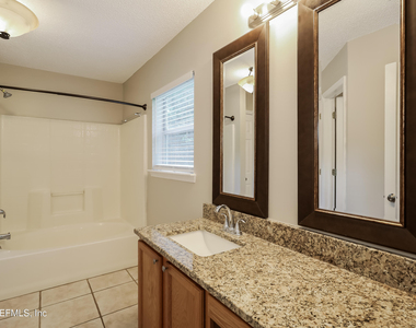 936 Lake Sanford Court - Photo Thumbnail 10