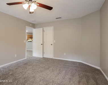936 Lake Sanford Court - Photo Thumbnail 11
