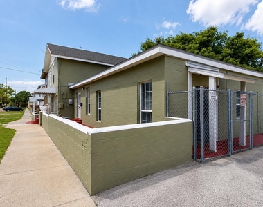 1049 Pippin Street - Photo Thumbnail 1