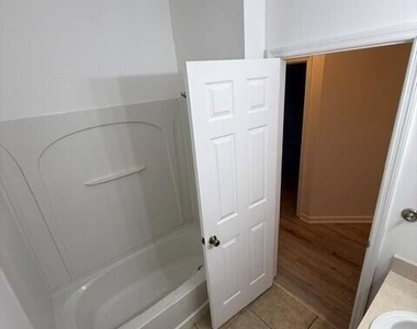 12301 Kernan Forest Boulevard - Photo Thumbnail 11