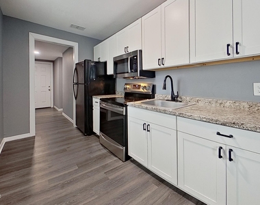 535 W 59th Street - Photo Thumbnail 3