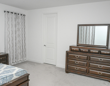 633 Superior Boulevard - Photo Thumbnail 12