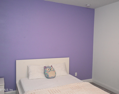 633 Superior Boulevard - Photo Thumbnail 15