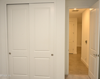 633 Superior Boulevard - Photo Thumbnail 20