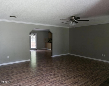 8745 Gum Street - Photo Thumbnail 3