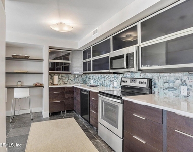 1601 Ocean Drive S - Photo Thumbnail 6
