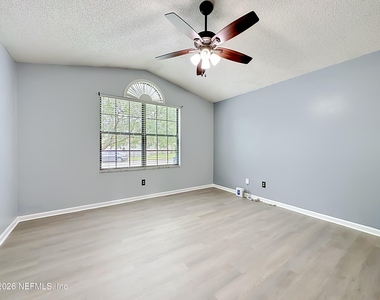 341 Hickory Hollow Drive N - Photo Thumbnail 18
