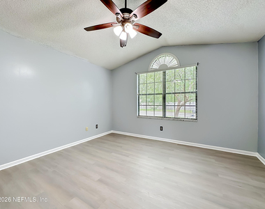 341 Hickory Hollow Drive N - Photo Thumbnail 20