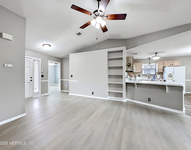 341 Hickory Hollow Drive N - Photo Thumbnail 3