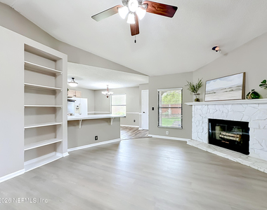 341 Hickory Hollow Drive N - Photo Thumbnail 2