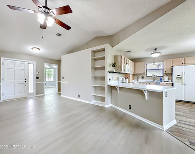 341 Hickory Hollow Drive N - Photo Thumbnail 4