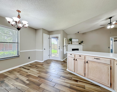 341 Hickory Hollow Drive N - Photo Thumbnail 10