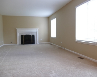 2832 Skylane Drive - Photo Thumbnail 6