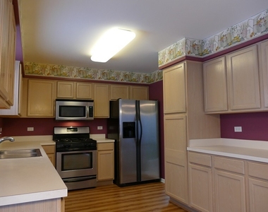 2832 Skylane Drive - Photo Thumbnail 4