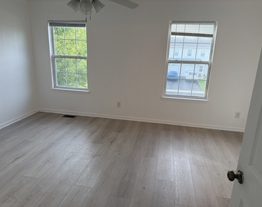 21423 Frost Court - Photo Thumbnail 24