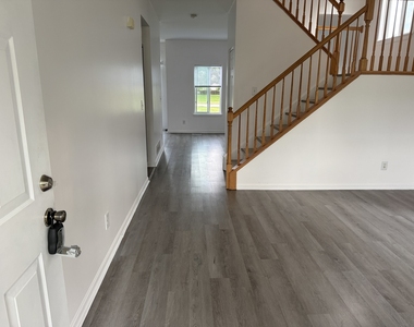 21423 Frost Court - Photo Thumbnail 2