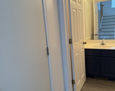 21423 Frost Court - Photo Thumbnail 9