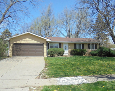 66 Barrow Drive - Photo Thumbnail 3