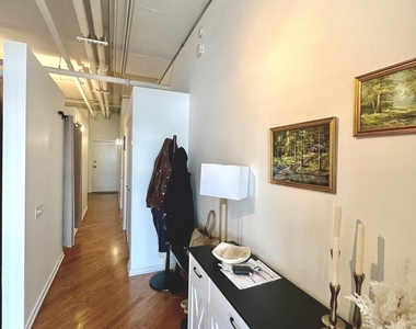 500 S Clinton Street - Photo Thumbnail 8