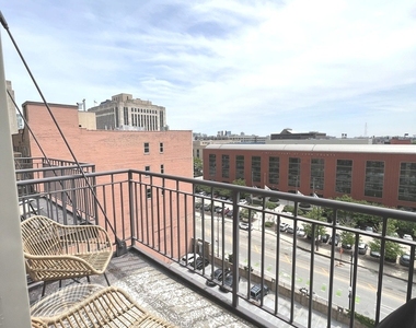 500 S Clinton Street - Photo Thumbnail 12