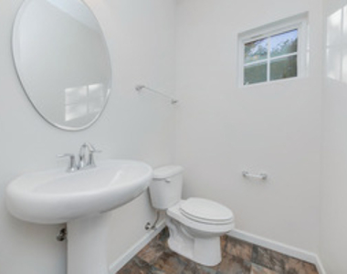 212 Commerce Street E - Photo Thumbnail 6