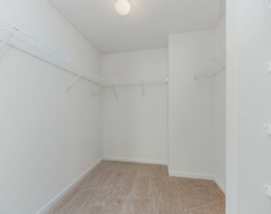 212 Commerce Street E - Photo Thumbnail 9