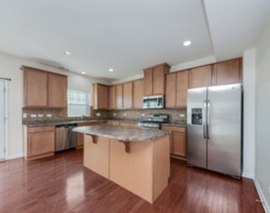 212 Commerce Street E - Photo Thumbnail 1
