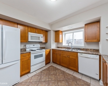 829 S Dwyer Avenue - Photo Thumbnail 3