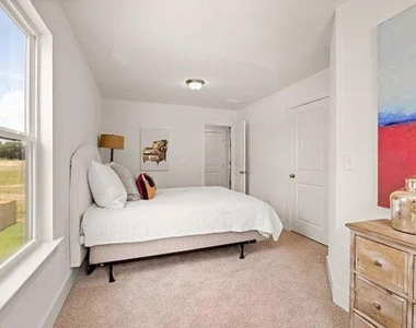 24 Garrison Drive - Photo Thumbnail 9