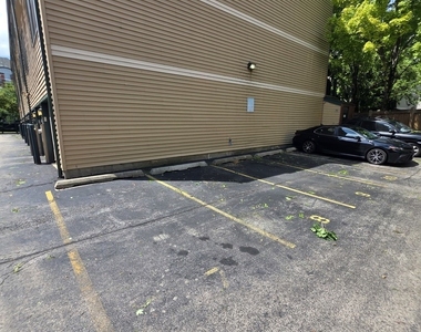 1812 S Dearborn Street - Photo Thumbnail 10