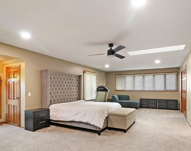 196 Rosedale Court - Photo Thumbnail 17