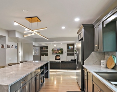 196 Rosedale Court - Photo Thumbnail 8