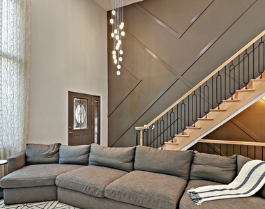196 Rosedale Court - Photo Thumbnail 1