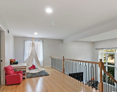 196 Rosedale Court - Photo Thumbnail 16