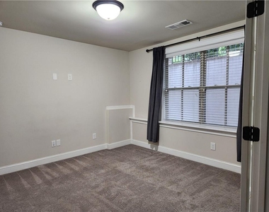 1323 Faircrest Way - Photo Thumbnail 16
