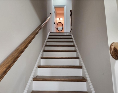 1323 Faircrest Way - Photo Thumbnail 15