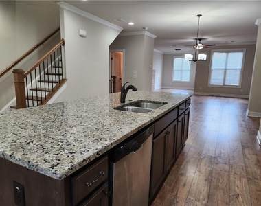 1323 Faircrest Way - Photo Thumbnail 4