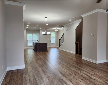 1323 Faircrest Way - Photo Thumbnail 10