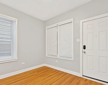 5144 S Hermitage Avenue - Photo Thumbnail 4