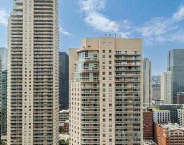 33 W Ontario Street - Photo Thumbnail 16